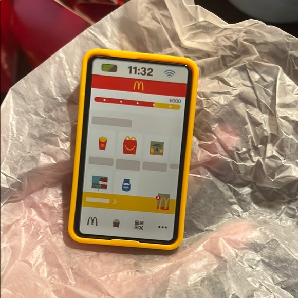 Lil McDonald's Happy Meal Toy #7 - cellphone - Picture 3 of 3